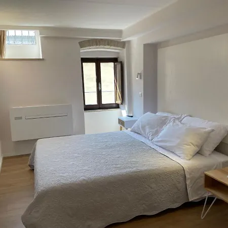 Ad - Sorella Luna Boutique * Assisi